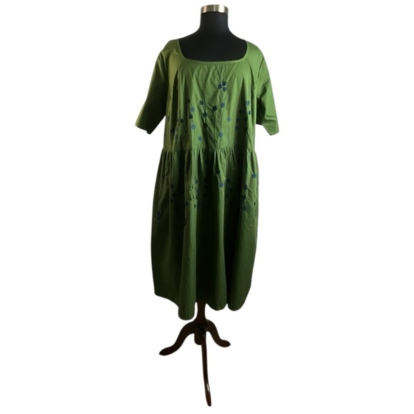 Eshakli Square Neck Green Embroidered Floral Custom Dress - Picture 7 of 16
